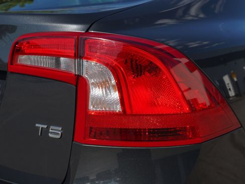 Used 2016 Volvo S60 T5 Premier w/ Convenience Package FWD image 21