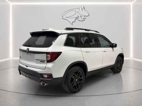 Used 2024 Honda Passport Black Edition image 5
