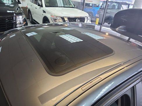 Used 2017 BMW 320i xDrive Sedan image 22