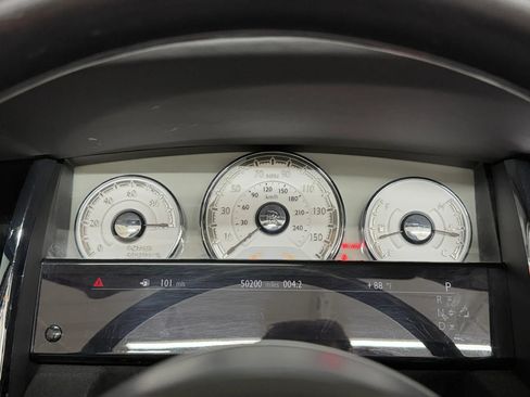 Used 2017 Rolls-Royce Dawn RWD image 33