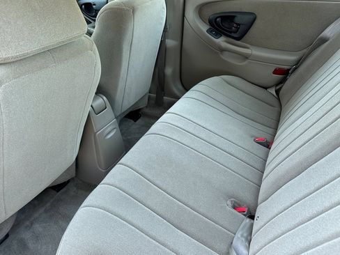 Used 2002 Chevrolet Malibu V6 w/ Preferred Equipment Group 1 FWD image 12