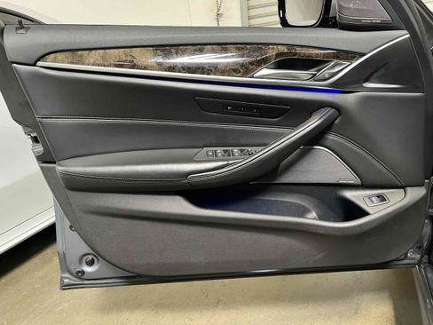 Used 2019 BMW 540i w/ M Sport Package image 46