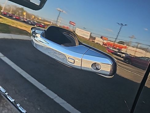 Used 2022 GMC Sierra 2500 Denali w/ Denali Ultimate Package image 8