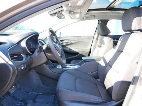 Used 2023 Chevrolet Malibu LT image 7