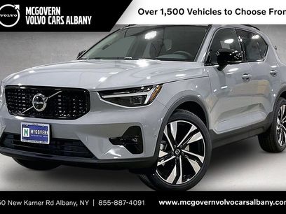 New 2026 Volvo XC40 B5 Plus w/ Climate Package