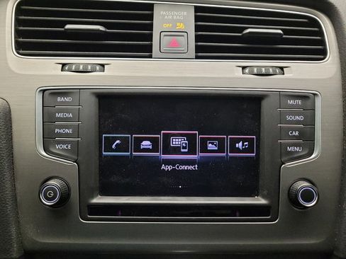 Used 2016 Volkswagen Golf Limited Edition image 25