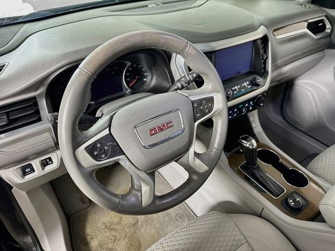 Used 2017 GMC Acadia SLE w/ Driver Alert Package I AWD/4WD image 9