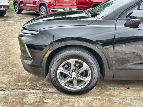 Used 2023 Chevrolet Blazer LT w/ Convenience Package FWD image 32