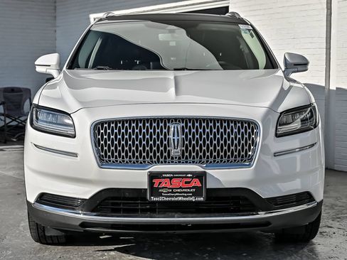 Used 2022 Lincoln Nautilus Reserve w/ Cargo Utility Package AWD/4WD image 5