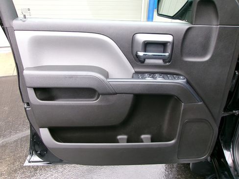 Used 2018 Chevrolet Silverado 1500 Custom w/ Custom Value Package image 14