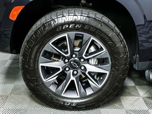 Used 2023 Chevrolet Tahoe Z71 w/ Luxury Package AWD/4WD image 41