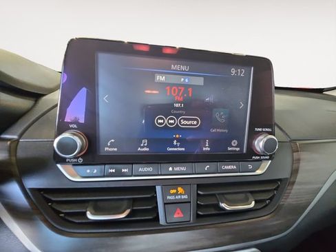 Used 2024 Nissan Altima 2.5 SV FWD image 15