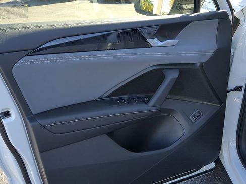 New 2026 Volkswagen Tiguan SE R-Line image 12