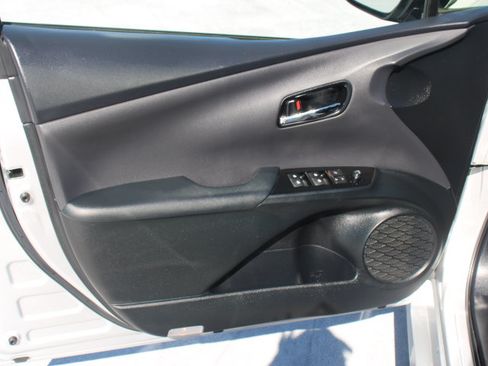 Used 2018 Toyota Prius Prime Premium FWD image 11