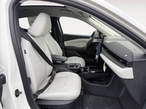 New 2025 Ford Mustang Mach-E Premium image 19