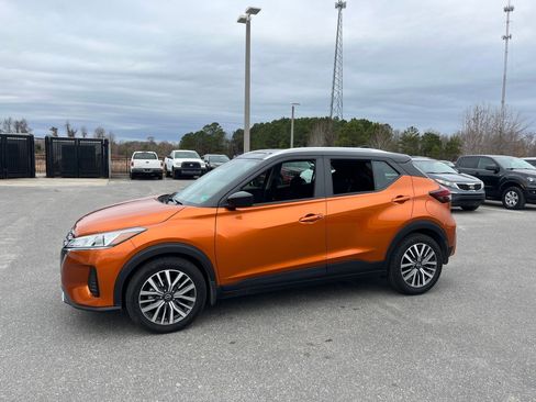 Used 2023 Nissan Kicks SV image 5