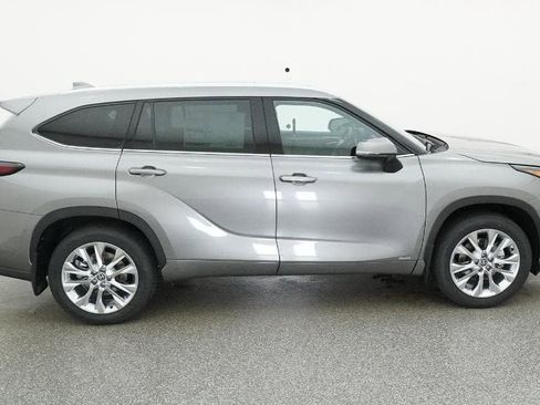 New 2026 Toyota Highlander Limited image 11