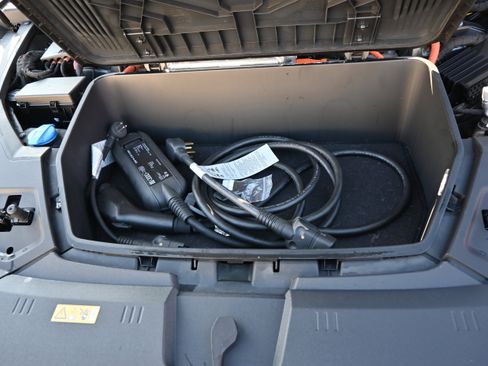 Used 2021 Audi e-tron Prestige w/ Prestige Package image 31