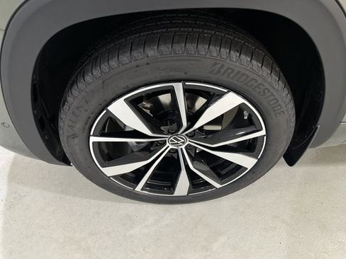 New 2026 Volkswagen Atlas Cross Sport SEL Premium R-Line AWD/4WD image 11