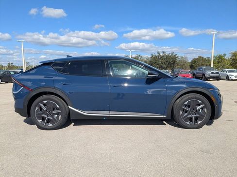 Used 2025 Kia EV6 Light w/ Light LR Technology Package RWD image 35