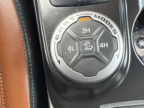 Used 2024 Ford Bronco Outer Banks AWD/4WD image 17