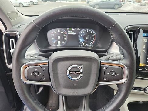 Used 2021 Volvo XC40 T5 Momentum w/ Premium Package image 20