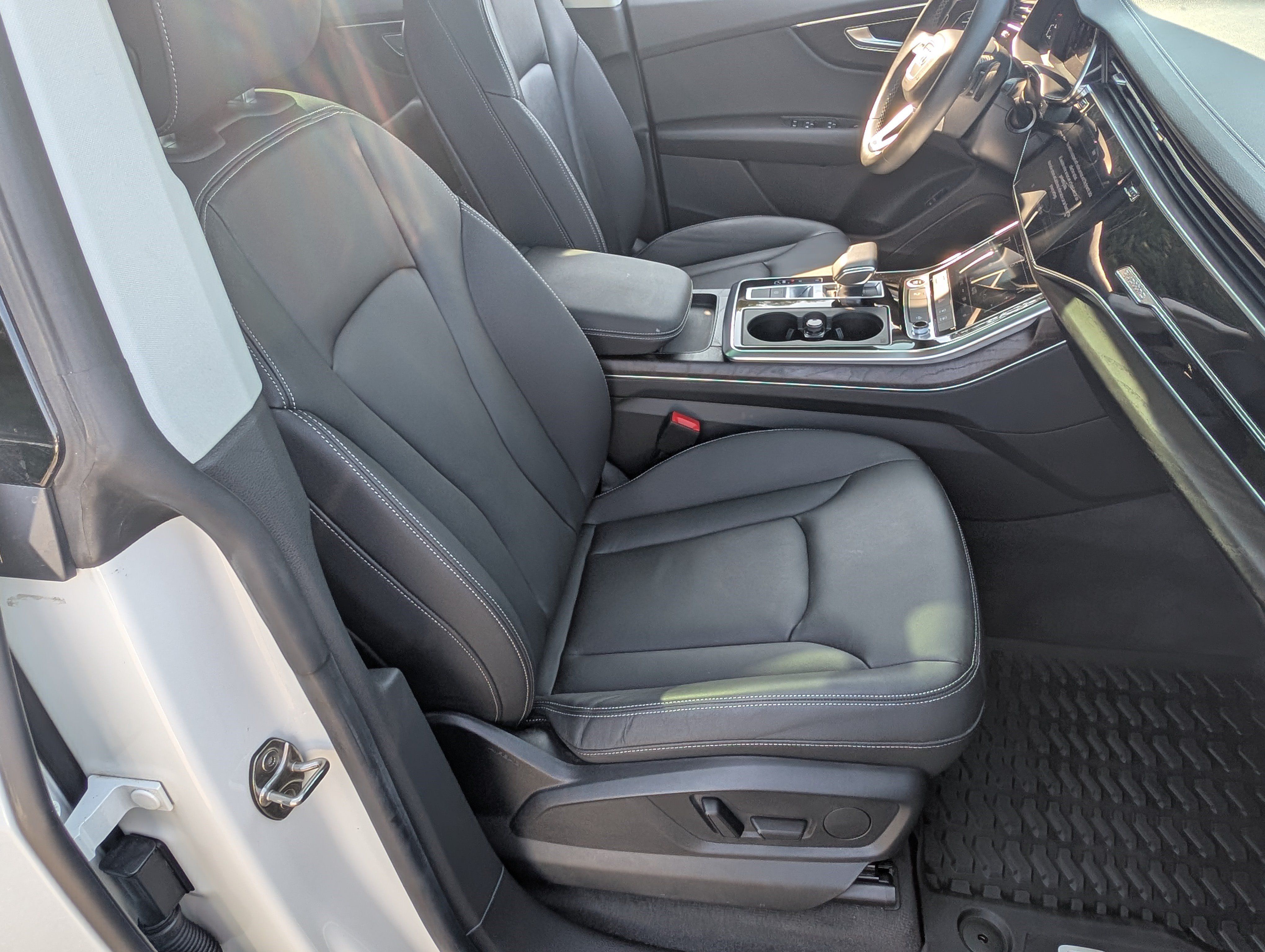 Used 2023 Audi Q8 Premium w/ Convenience Package AWD/4WD image 21