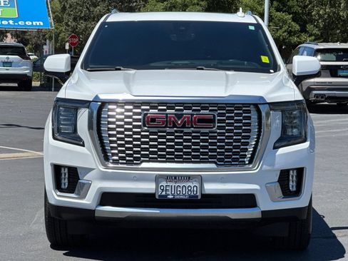 Used 2021 GMC Yukon Denali w/ Denali Premium Package AWD/4WD image 8