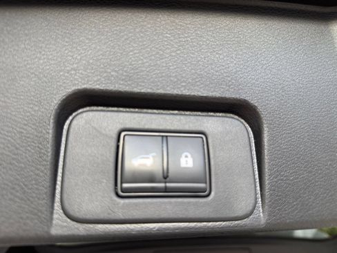 Used 2026 Nissan Rogue SV FWD image 23