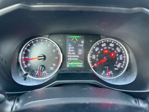 Used 2021 Toyota RAV4 LE FWD image 20