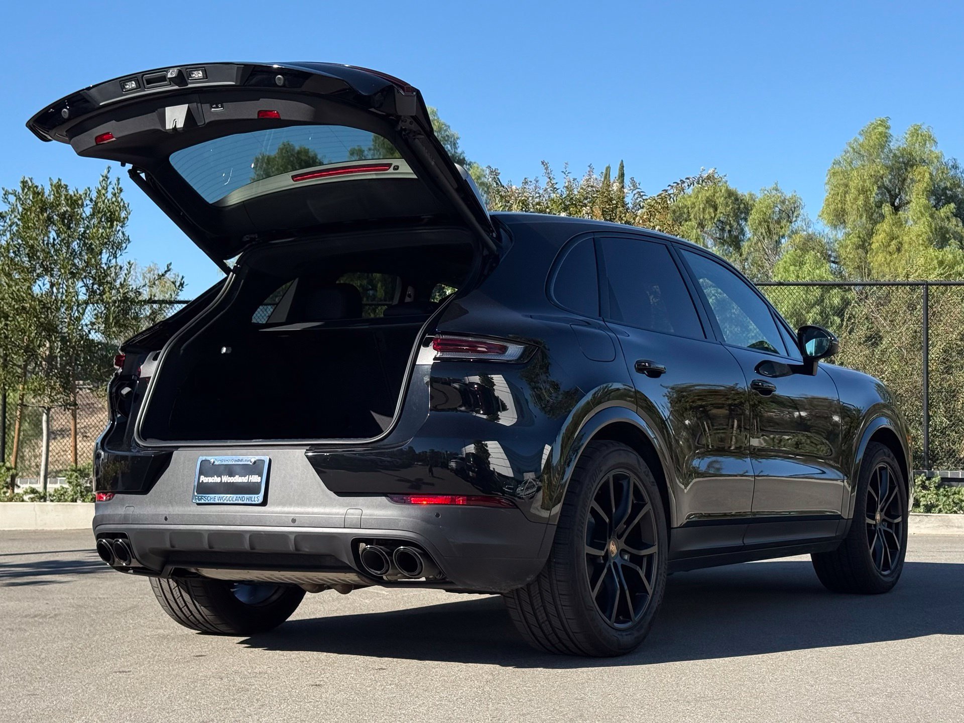 Used 2026 Porsche Cayenne AWD/4WD image 31