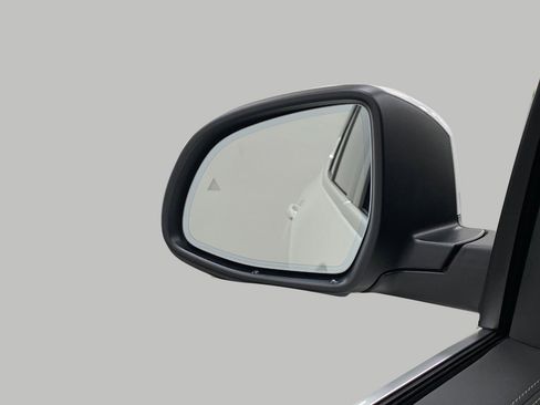 New 2026 BMW X5 xDrive50e image 21