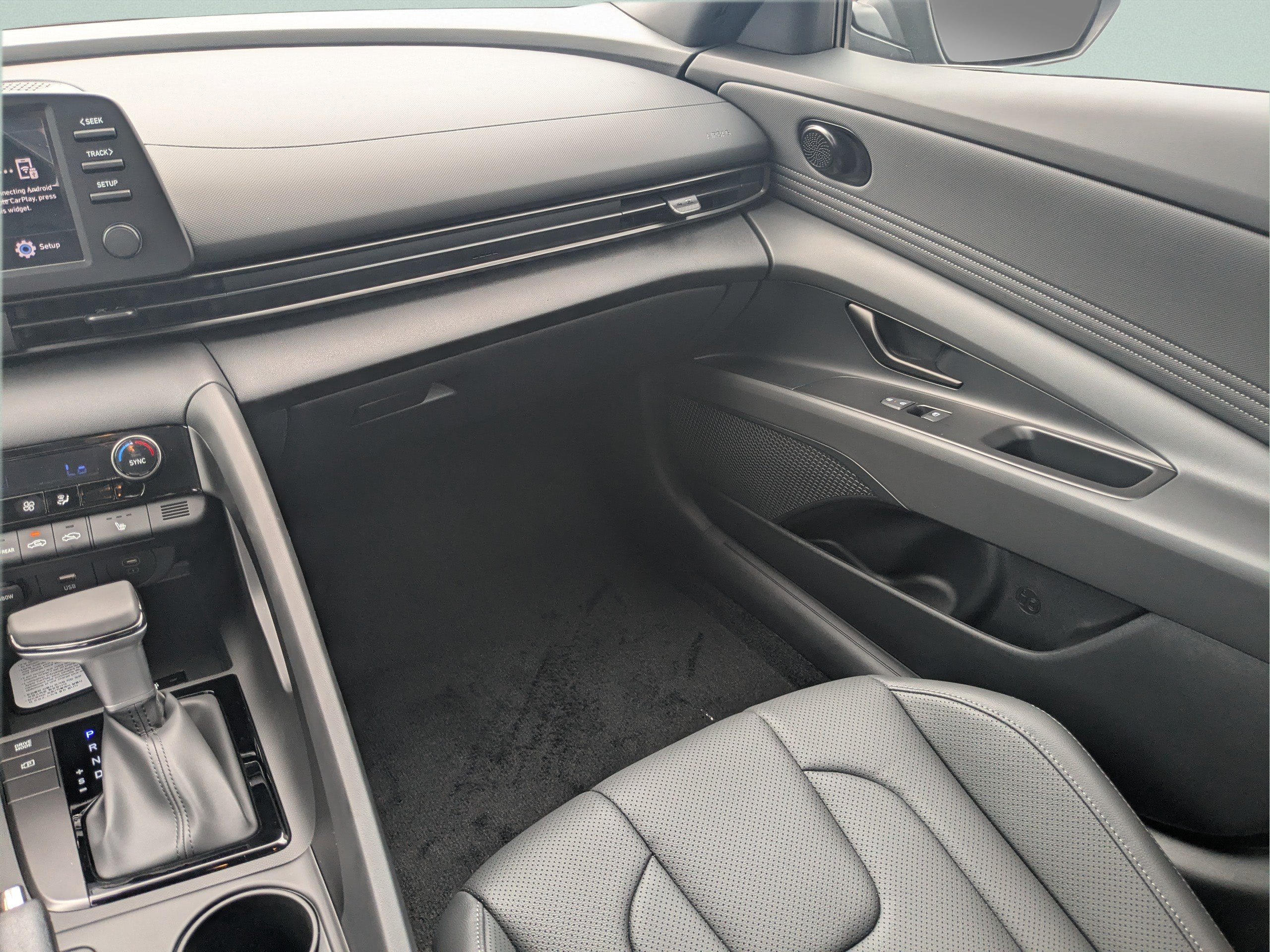 New 2026 Hyundai Elantra SEL Sport FWD image 15