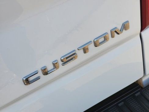 Used 2023 Chevrolet Silverado 1500 Custom image 10