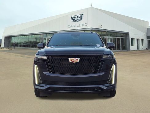 Used 2024 Cadillac Escalade ESV Sport Platinum image 2