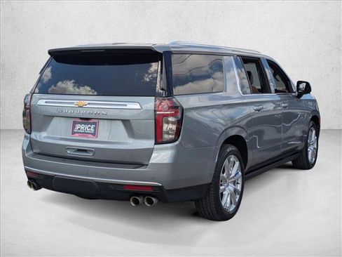 Used 2024 Chevrolet Suburban High Country RWD image 5