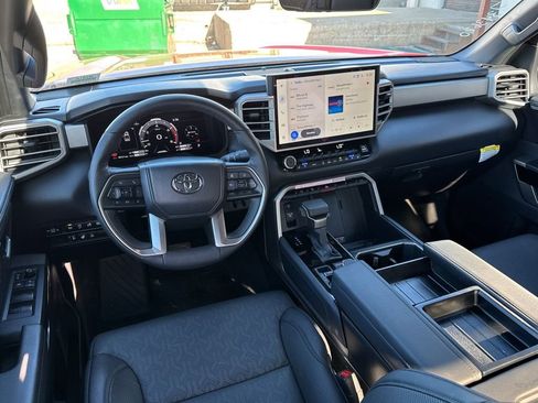 Used 2025 Toyota Tundra Limited AWD/4WD image 7