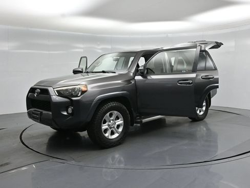 Used 2014 Toyota 4Runner SR5 RWD image 26