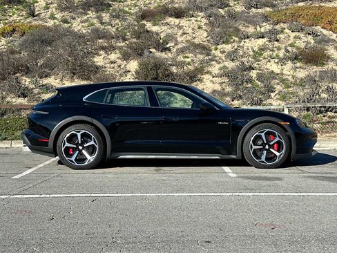 New 2025 Porsche Taycan 4S image 9