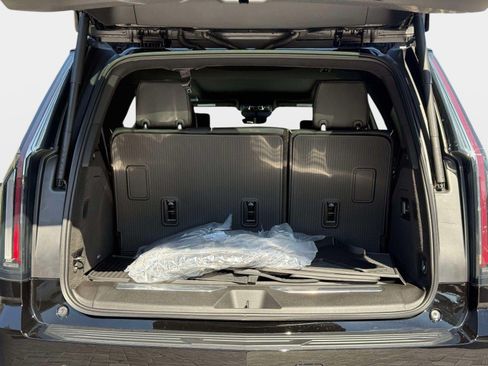 Used 2026 Cadillac Escalade V w/ LPO, ONYX Package AWD/4WD image 33