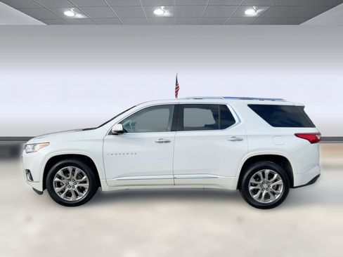 Certified 2019 Chevrolet Traverse Premier w/ Driver Confidence II Package image 2