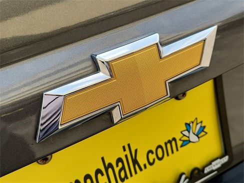 Used 2018 Chevrolet Suburban LT image 29