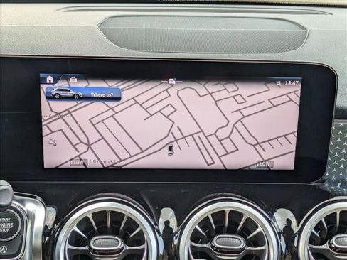 Used 2025 Mercedes-Benz GLB 250 image 13