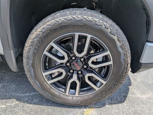 Certified 2025 GMC Sierra 1500 AT4 w/ AT4 Premium Package AWD/4WD image 12