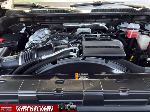 Used 2025 GMC Sierra 2500 AT4X AWD/4WD image 13