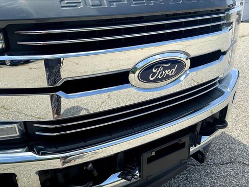 Used 2019 Ford F550 4x4 SuperCab Super Duty w/ Lariat Value Package image 30