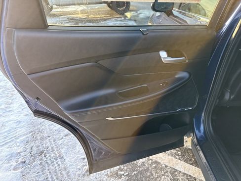 Used 2023 Hyundai Santa Fe SEL w/ Premium Package image 13