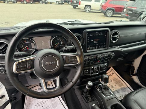 Certified 2019 Jeep Wrangler Unlimited Sahara AWD/4WD image 9