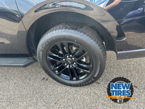 Used 2024 Ford Expedition Max XLT AWD/4WD image 9