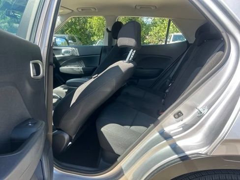 Used 2026 Hyundai Venue SE FWD image 18